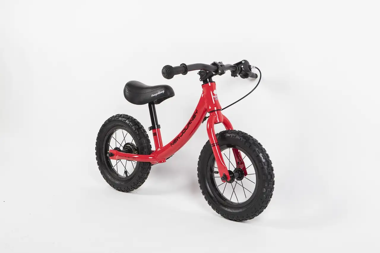 Kinderwagen tekenen: eenvoudige stappen voor mooie